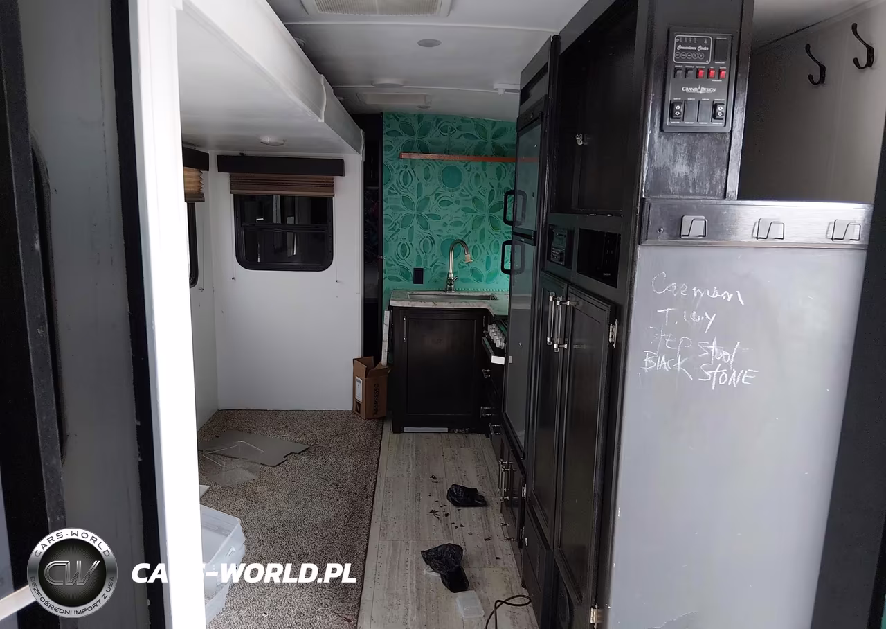 2018 Grand Design Imagine VIN:573TE3021J6607307 - 5