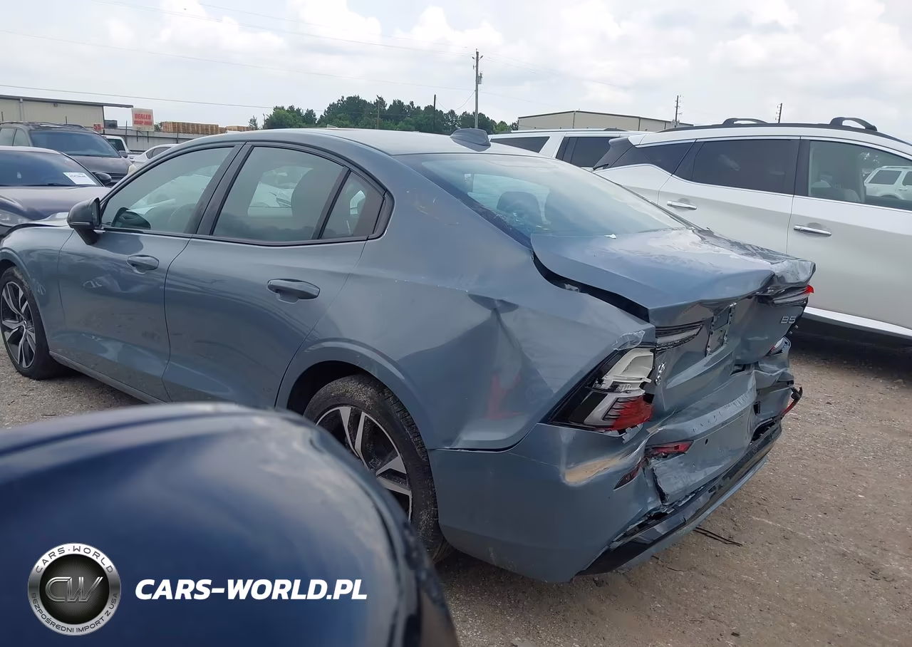 2024 Volvo S60 B5 Core Dark Theme VIN:7JRL12FK9RG323001 - 3