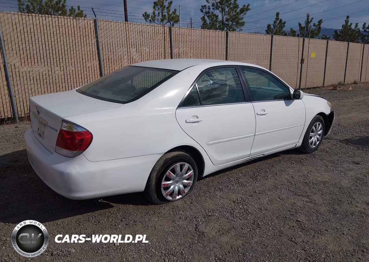 2005 Toyota Camry Le VIN:4T1BE32K55U530860 - 4