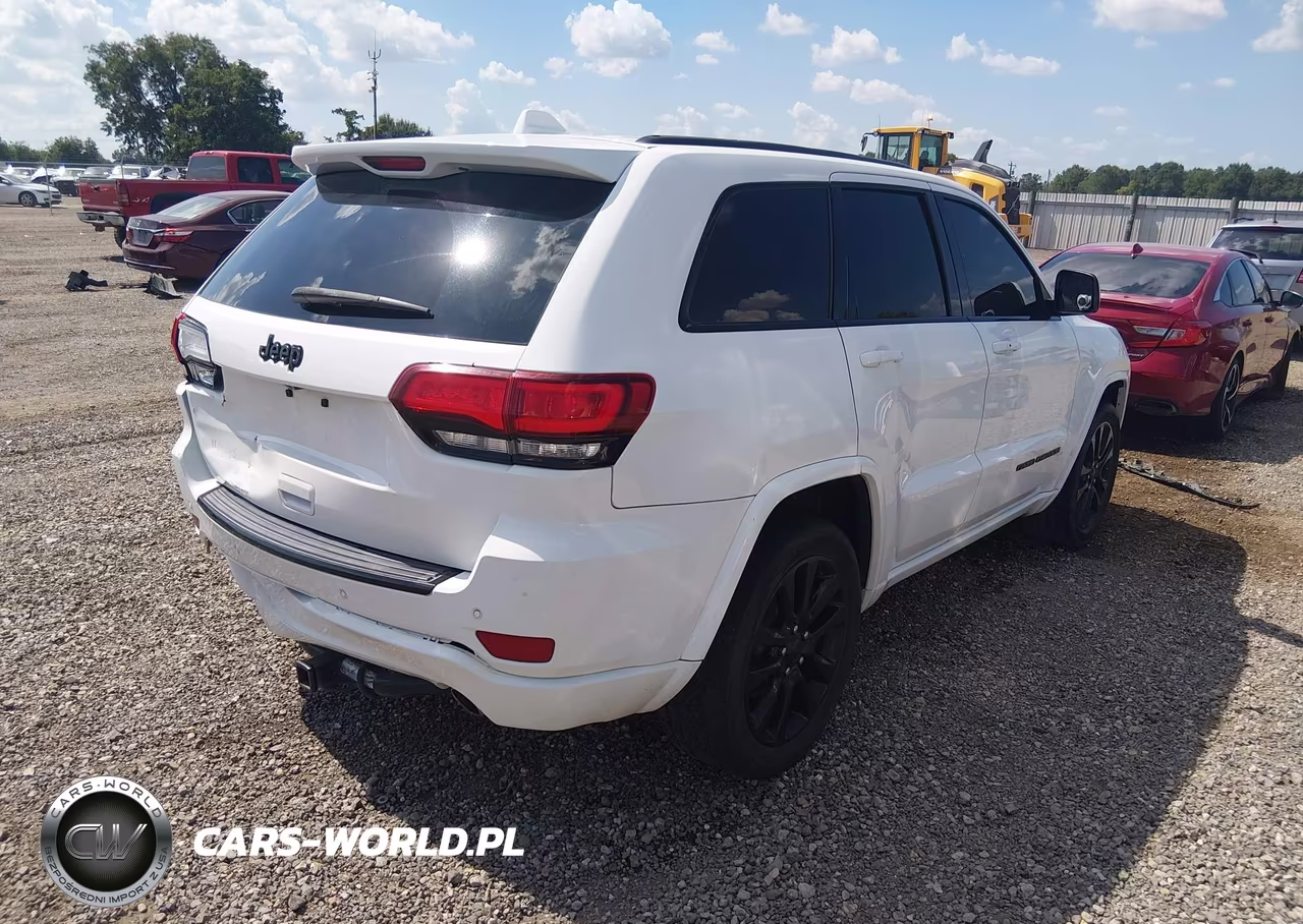 2017 Jeep Grand Cherokee Altitude 4X2 VIN:1C4RJEAG5HC757161 - 4