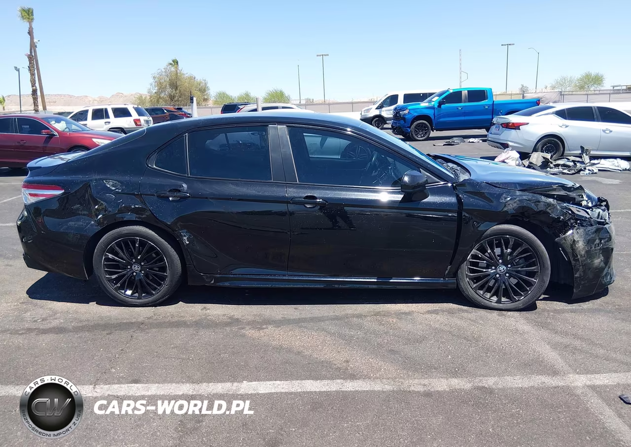 2020 Toyota Camry Se Nightshade Edition VIN:4T1G11AK2LU364740 - 14