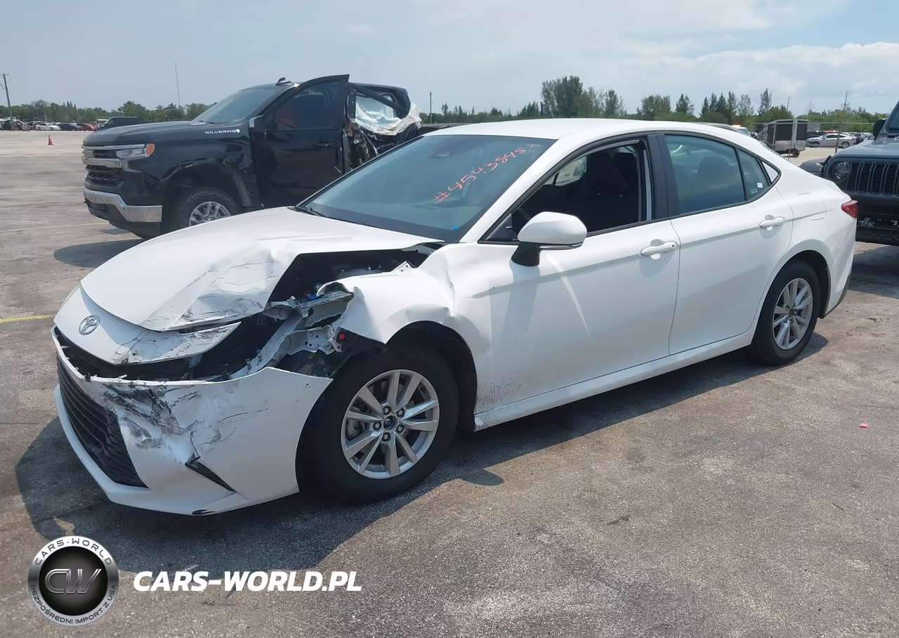 2025 Toyota Camry Le VIN:4T1DAACK1SU583879 - 2
