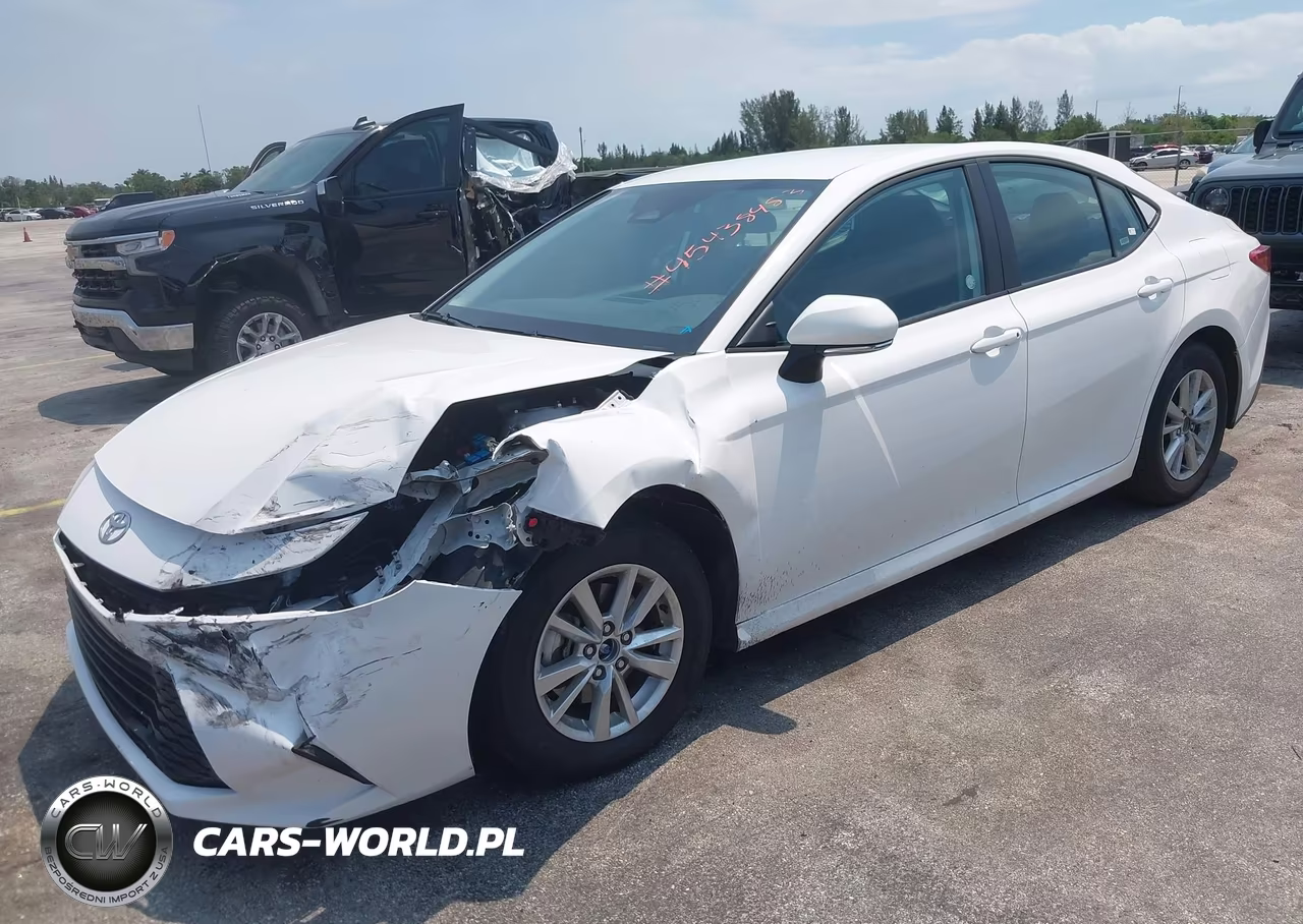 2025 Toyota Camry Le VIN:4T1DAACK1SU583879 - 6