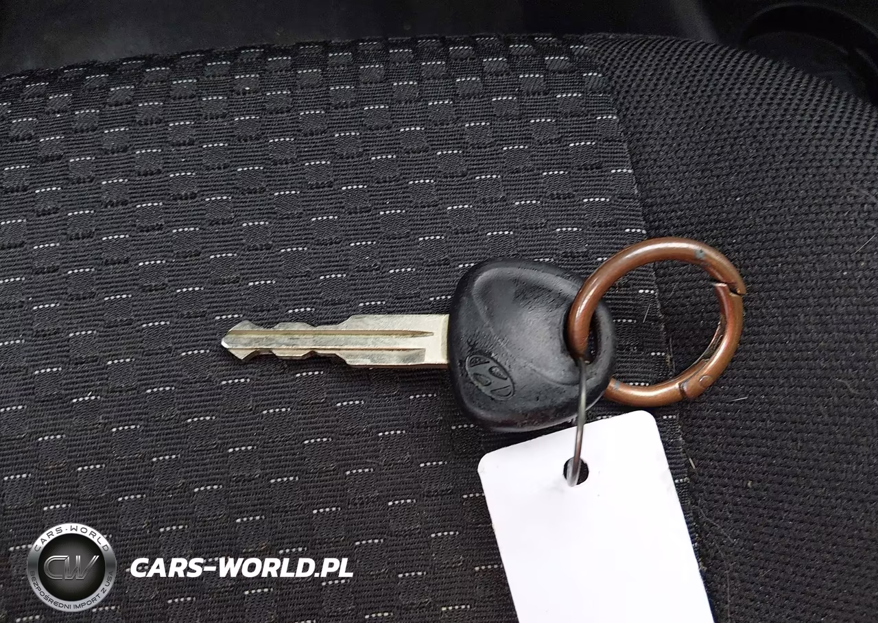 2009 Hyundai Accent Gs VIN:KMHCM36C39U114855 - 11