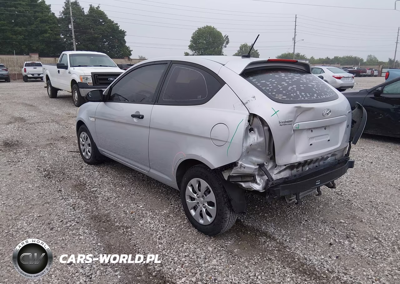 2009 Hyundai Accent Gs VIN:KMHCM36C39U114855 - 3