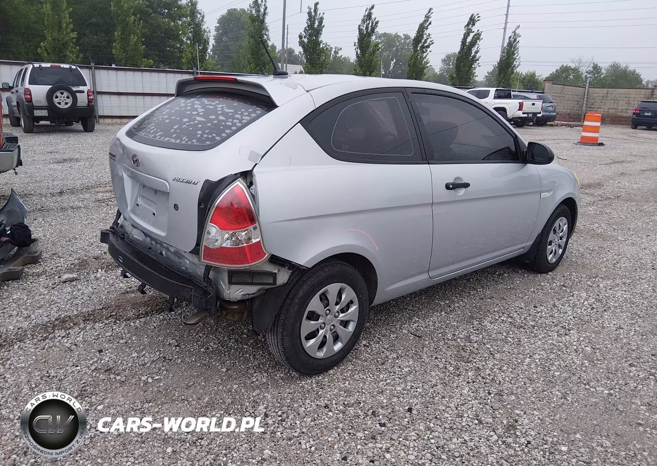 2009 Hyundai Accent Gs VIN:KMHCM36C39U114855 - 4