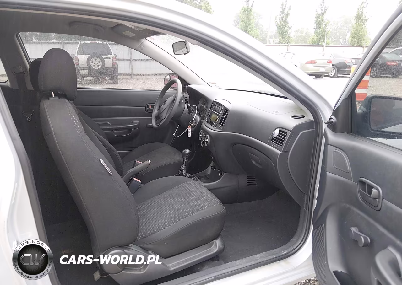 2009 Hyundai Accent Gs VIN:KMHCM36C39U114855 - 5