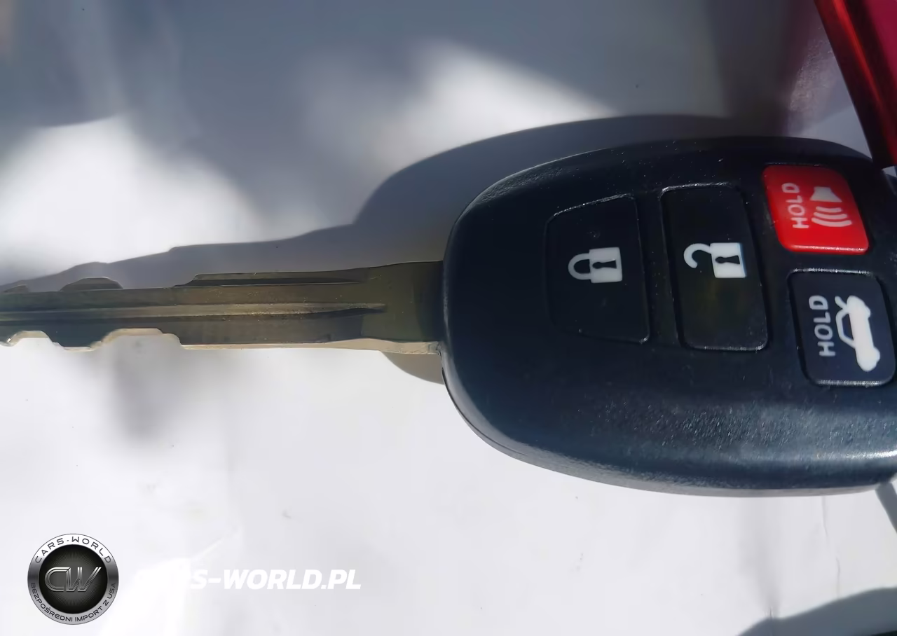 2018 Toyota Prius C One VIN:JTDKDTB38J1615137 - 11
