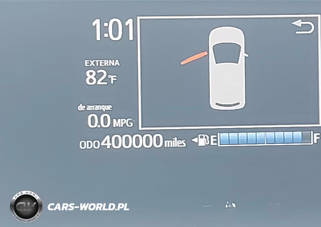 2018 Toyota Prius C One VIN:JTDKDTB38J1615137 - 18