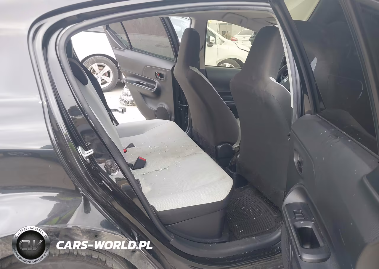 2018 Toyota Prius C One VIN:JTDKDTB38J1615137 - 8