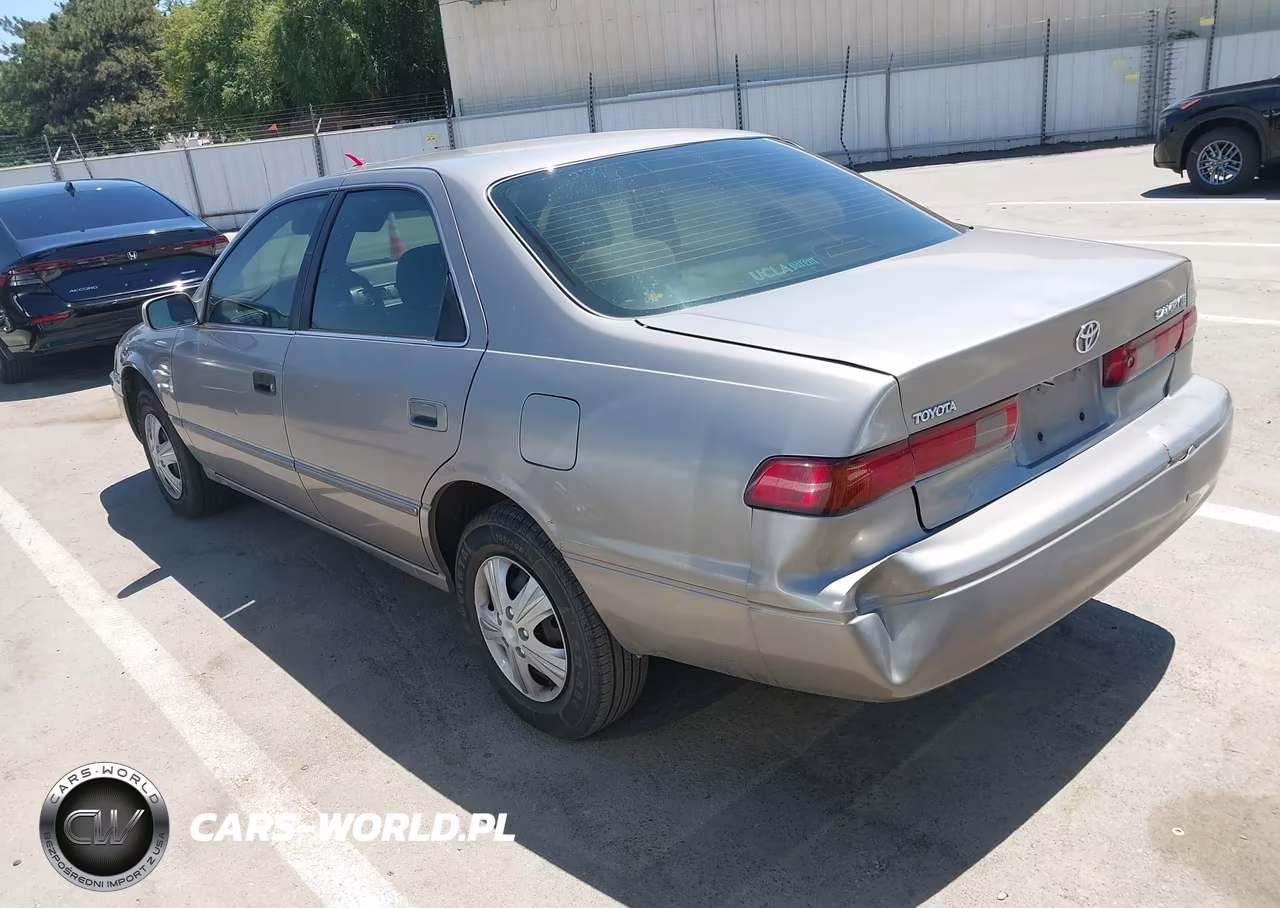 1999 Toyota Camry Le VIN:4T1BG22K1XU462418 - 3