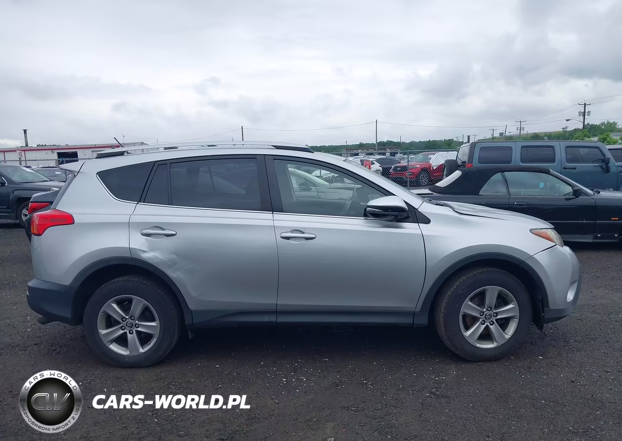 2015 Toyota Rav4 Xle VIN:2T3RFREV1FW327249 - 13