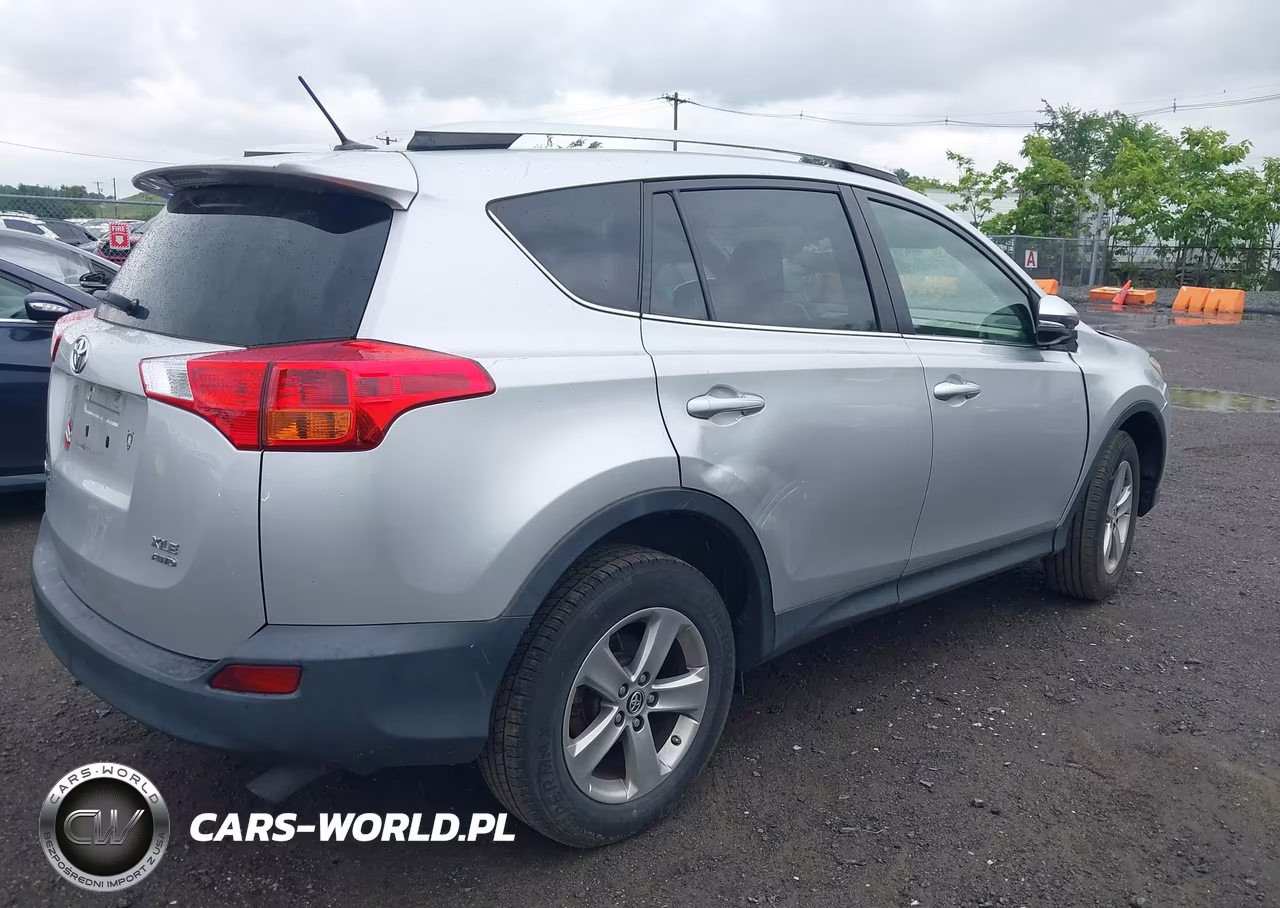 2015 Toyota Rav4 Xle VIN:2T3RFREV1FW327249 - 4