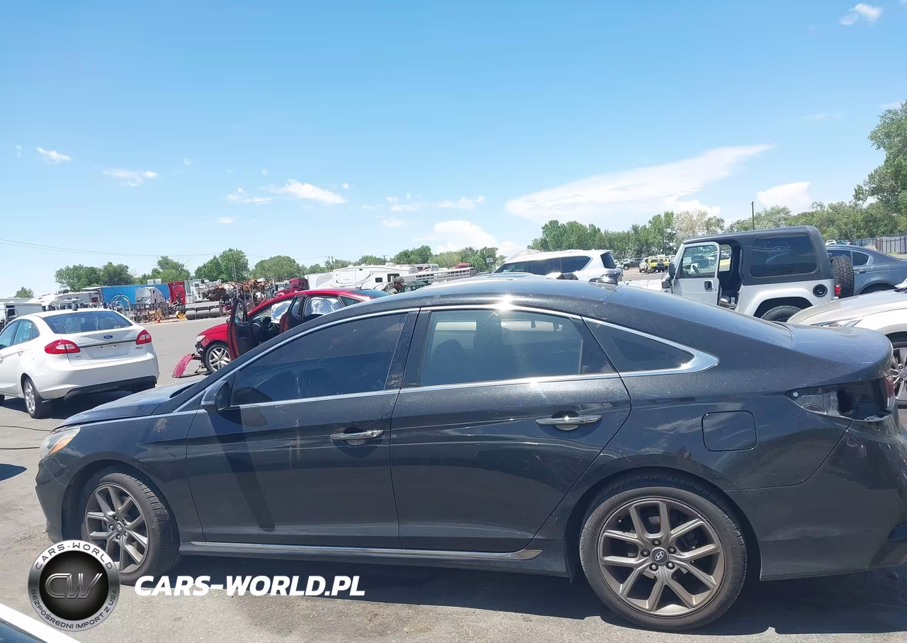 2018 Hyundai Sonata Sport 2.0T VIN:5NPE34AB5JH610839 - 14