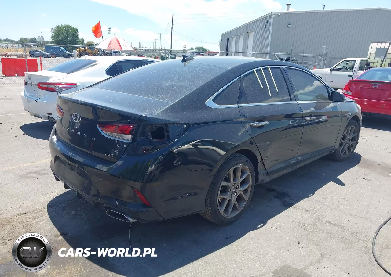 2018 Hyundai Sonata Sport 2.0T VIN:5NPE34AB5JH610839 - 4