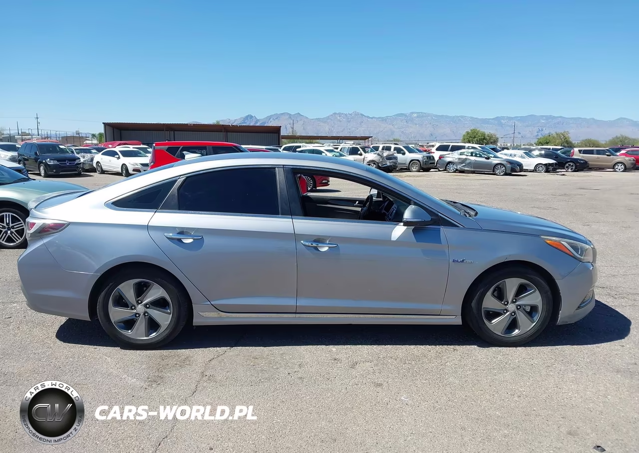 2016 Hyundai Sonata Hybrid Limited VIN:KMHE34L16GA020052 - 13