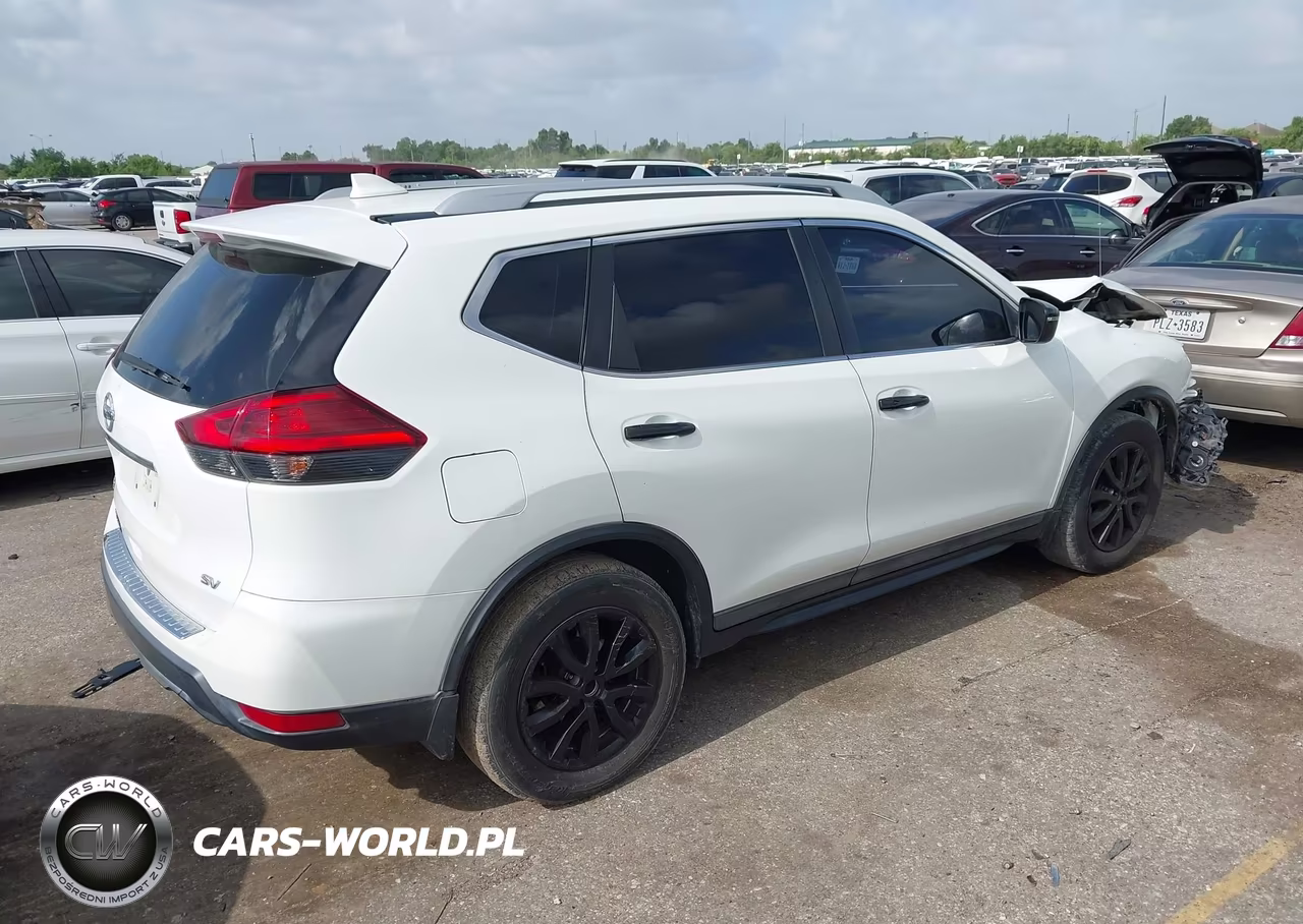 2017 Nissan Rogue Sv VIN:5N1AT2MT2HC882239 - 4