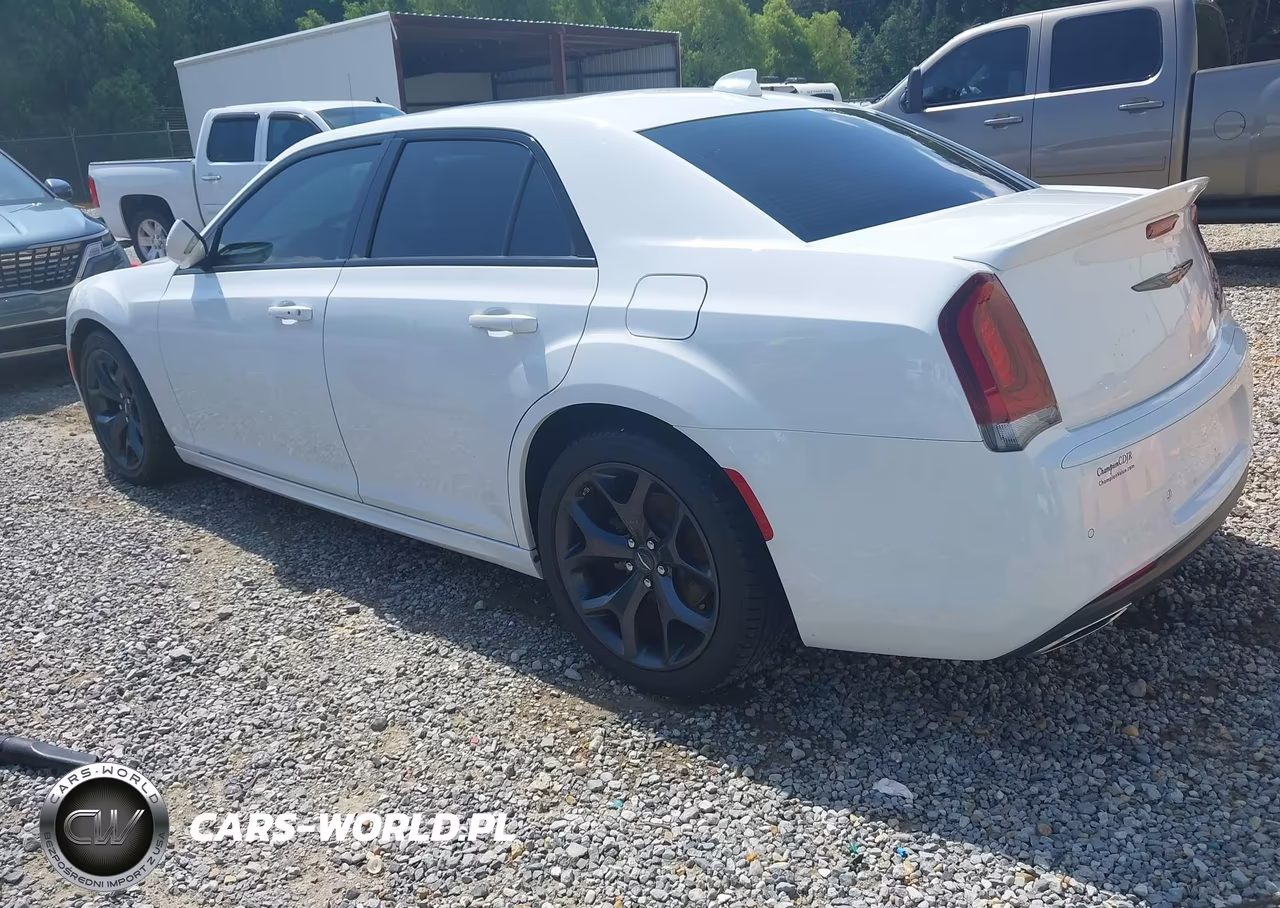 2023 Chrysler 300 300S VIN:2C3CCABT6PH676867 - 3