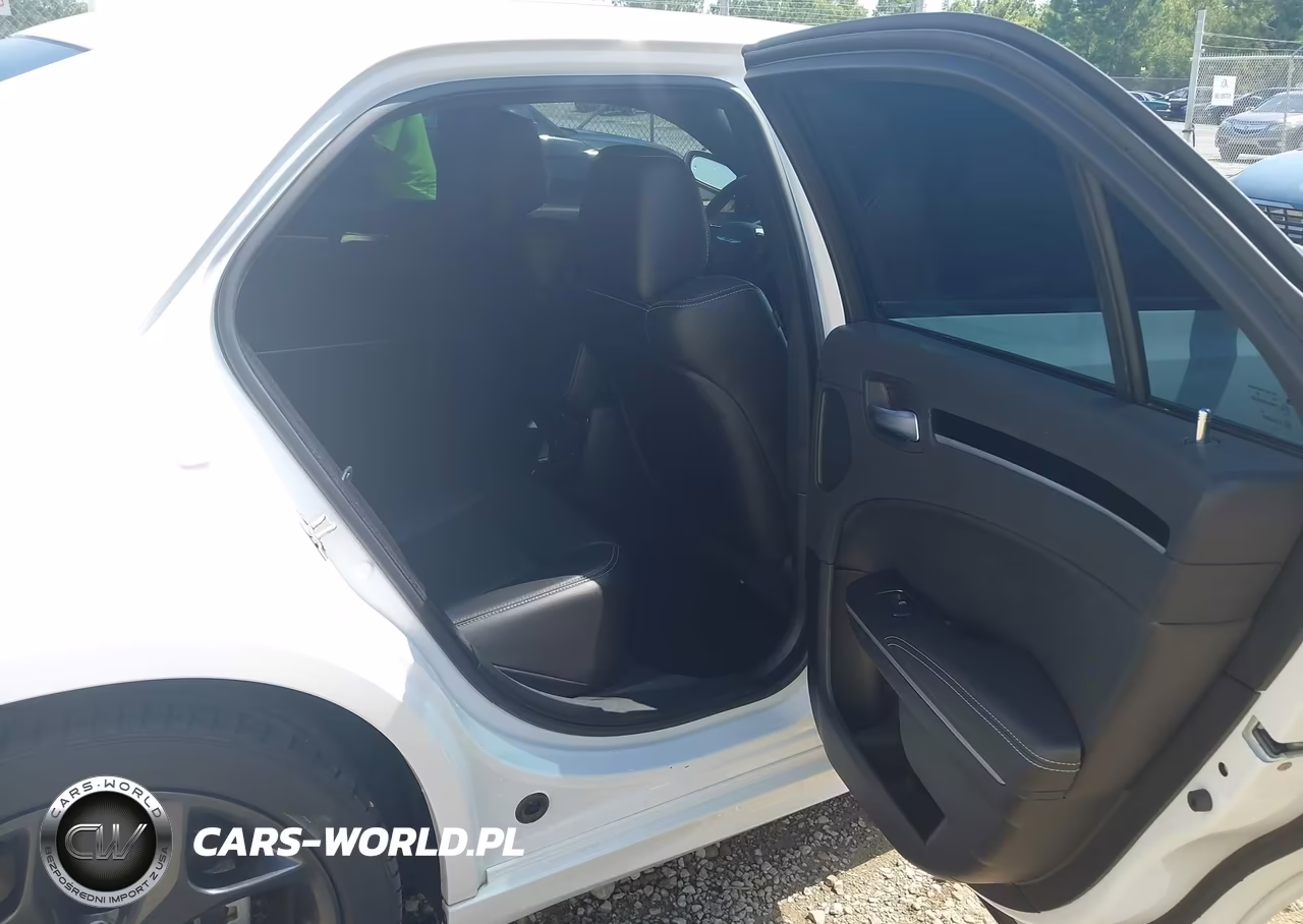 2023 Chrysler 300 300S VIN:2C3CCABT6PH676867 - 8