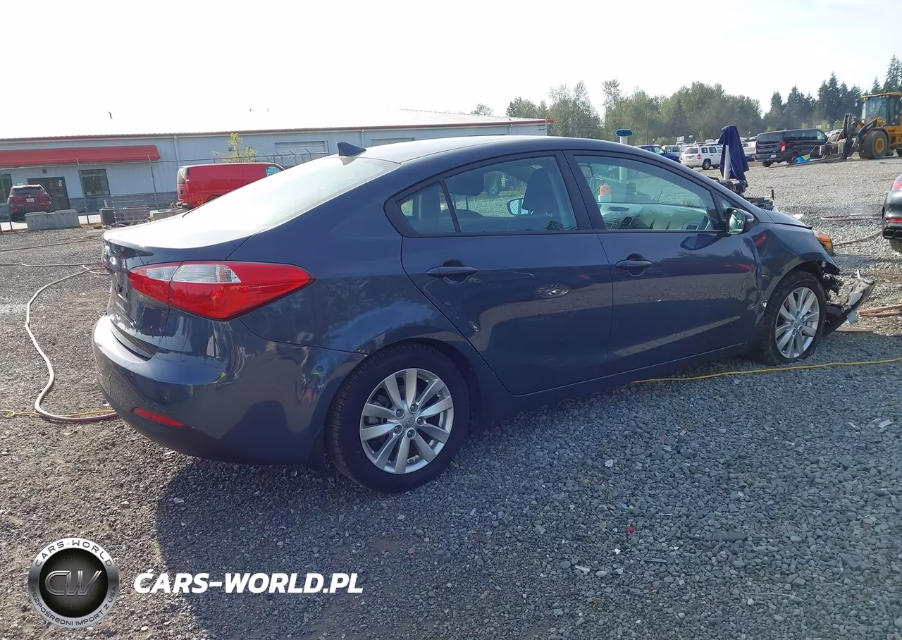 2015 Kia Forte Lx VIN:KNAFX4A6XF5278686 - 4