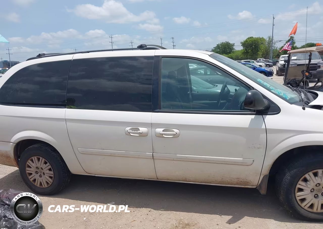 2007 Chrysler Town & Country Lx VIN:2A4GP44R17R351956 - 13