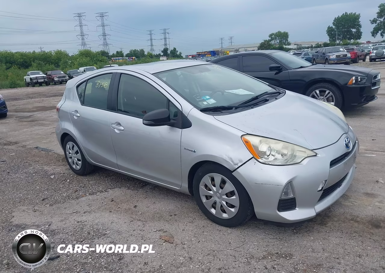 2013 Toyota Prius C Two – zdjęcie 1 z 16