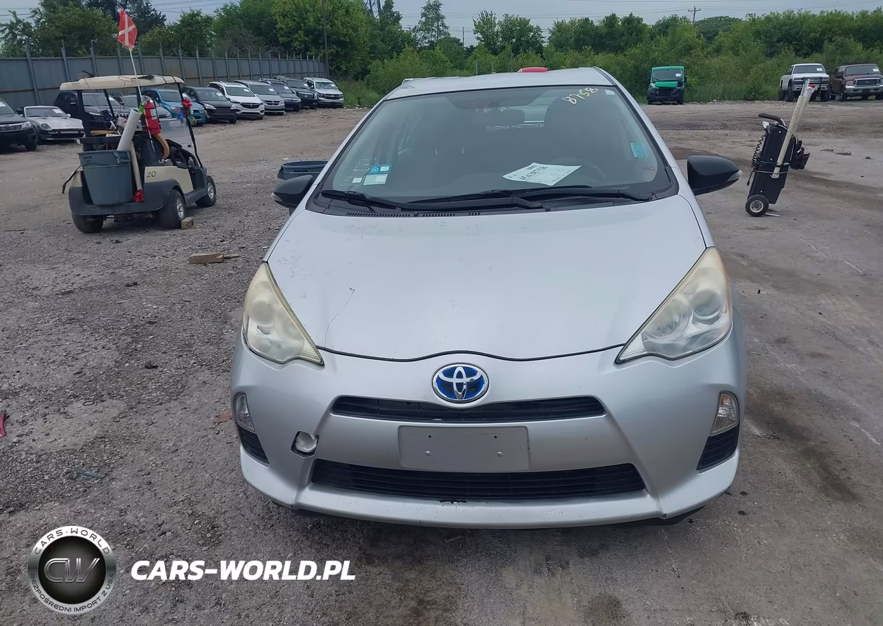 2013 Toyota Prius C Two VIN:JTDKDTB33D1550914 - 12