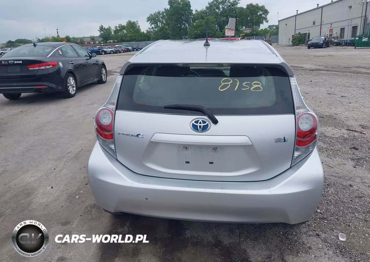 2013 Toyota Prius C Two VIN:JTDKDTB33D1550914 - 16