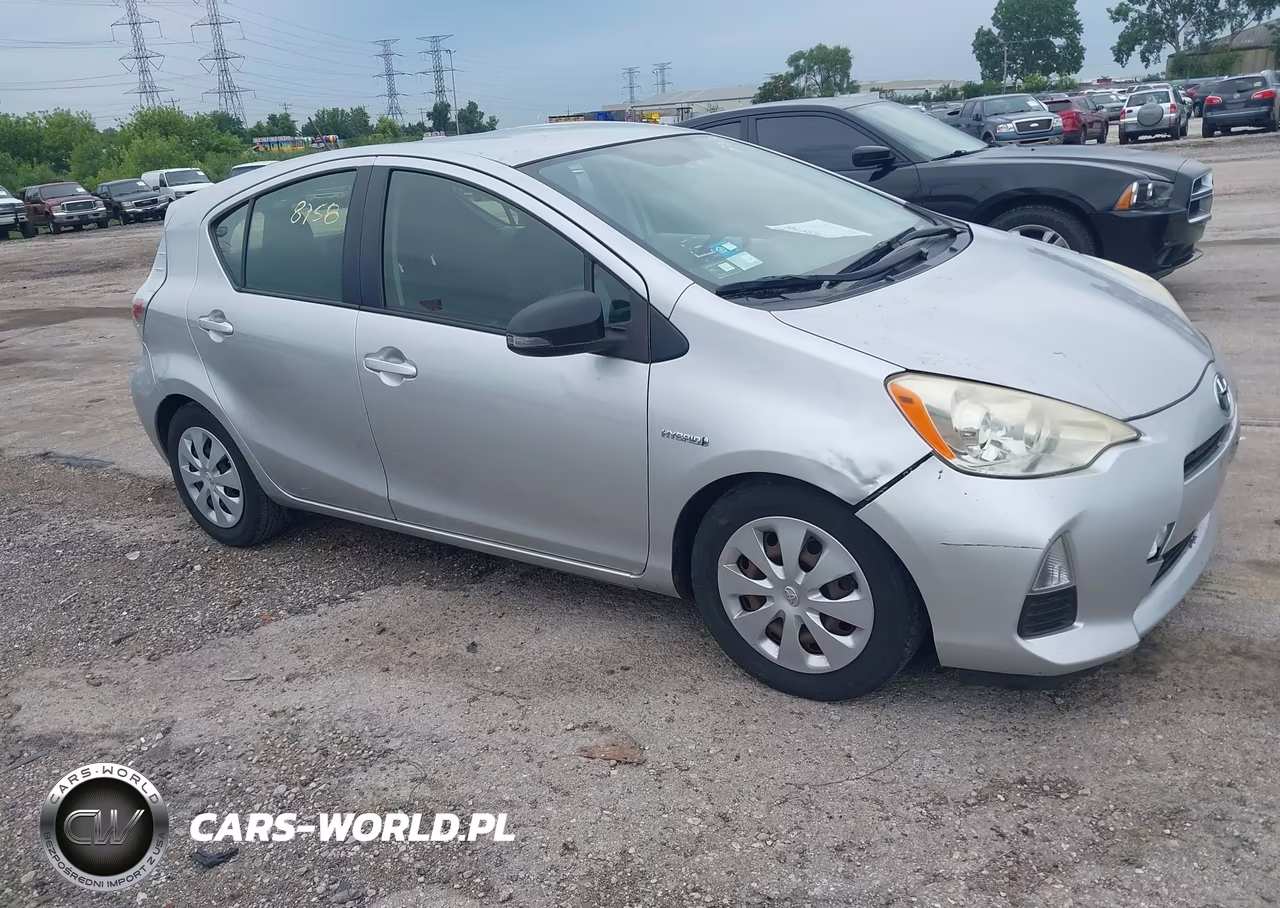 2013 Toyota Prius C Two VIN:JTDKDTB33D1550914 - 6