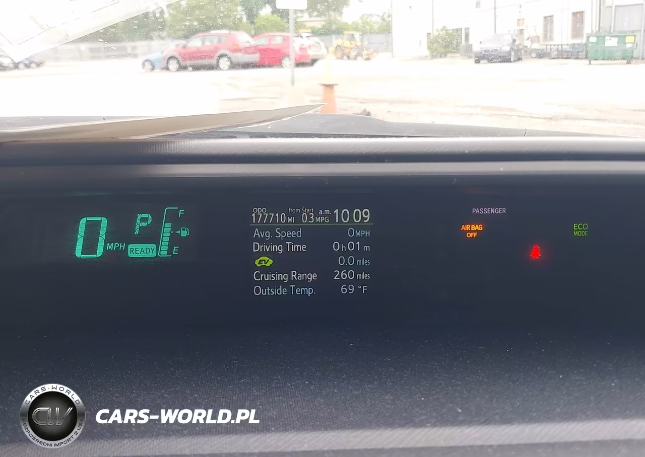 2013 Toyota Prius C Two VIN:JTDKDTB33D1550914 - 7