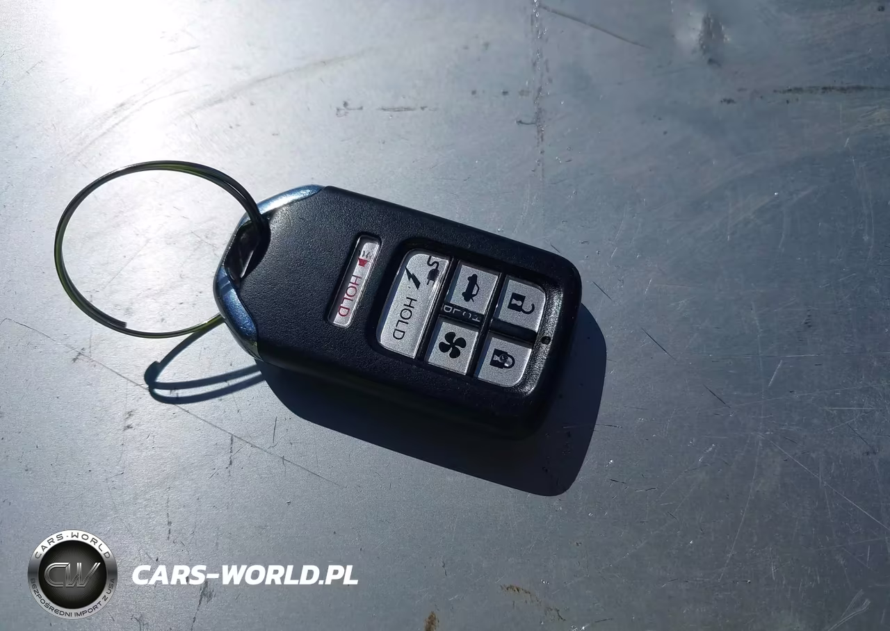 2018 Honda Clarity Plug-In Hybrid Touring VIN:JHMZC5F31JC024240 - 11