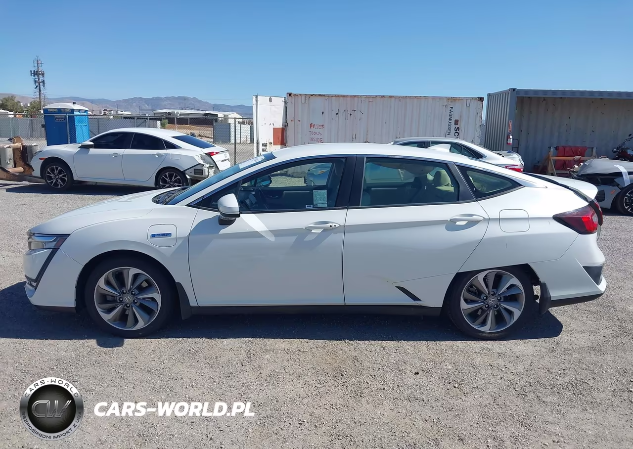 2018 Honda Clarity Plug-In Hybrid Touring VIN:JHMZC5F31JC024240 - 14