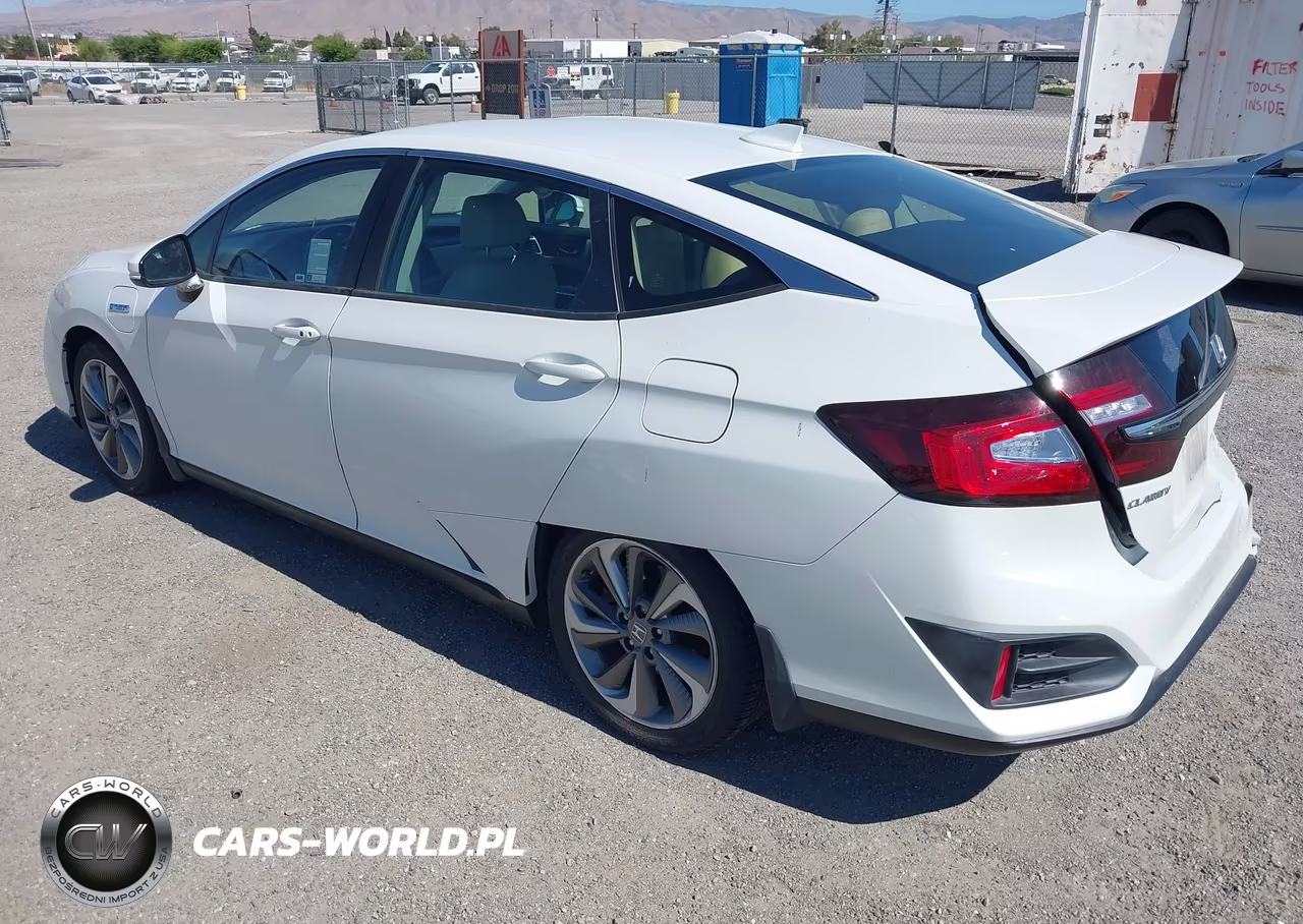 2018 Honda Clarity Plug-In Hybrid Touring VIN:JHMZC5F31JC024240 - 3
