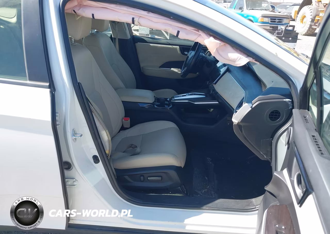 2018 Honda Clarity Plug-In Hybrid Touring VIN:JHMZC5F31JC024240 - 5