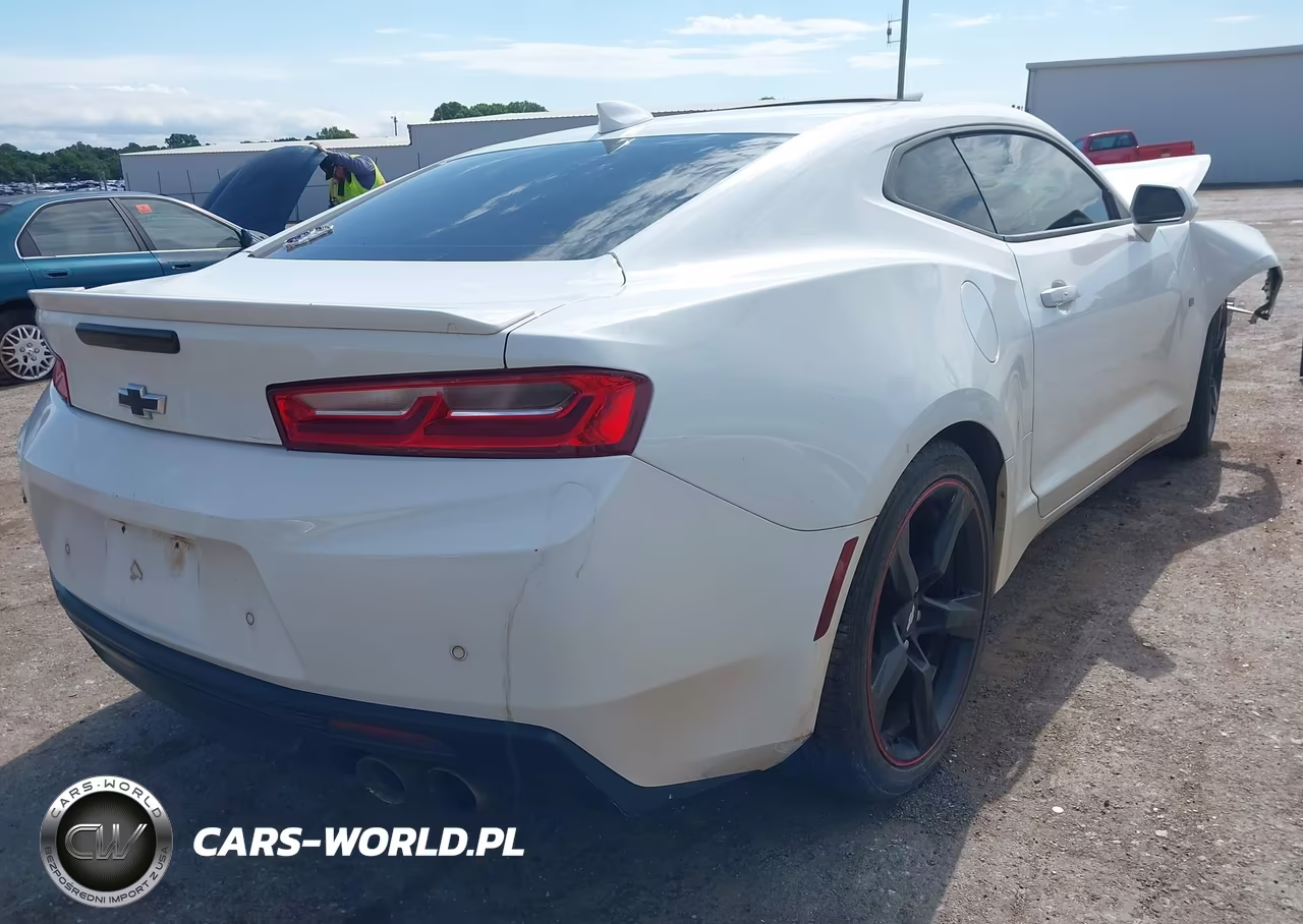 2016 Chevrolet Camaro 2Lt VIN:1G1FD1RS9G0143704 - 4