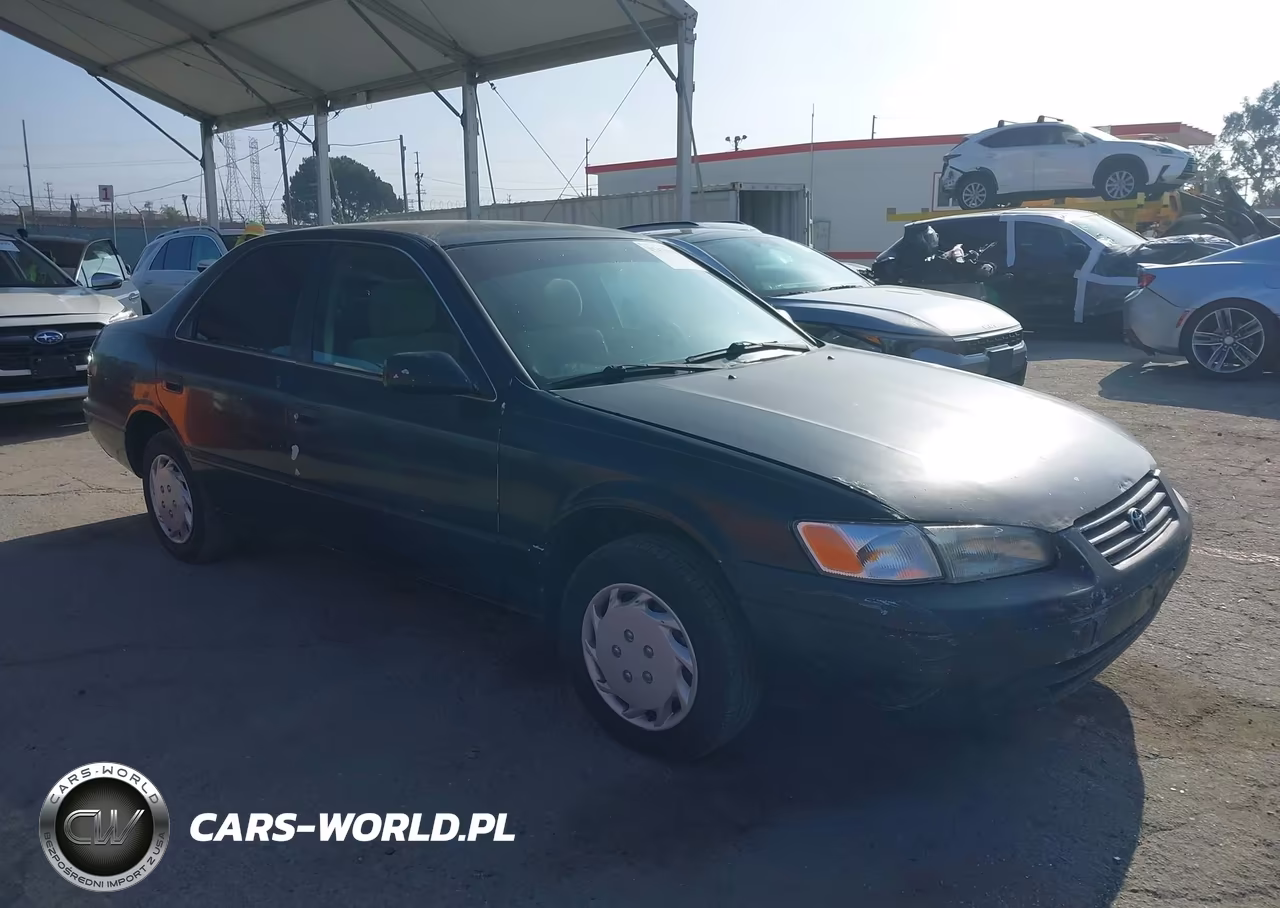1999 Toyota Camry Le – zdjęcie 1 z 11