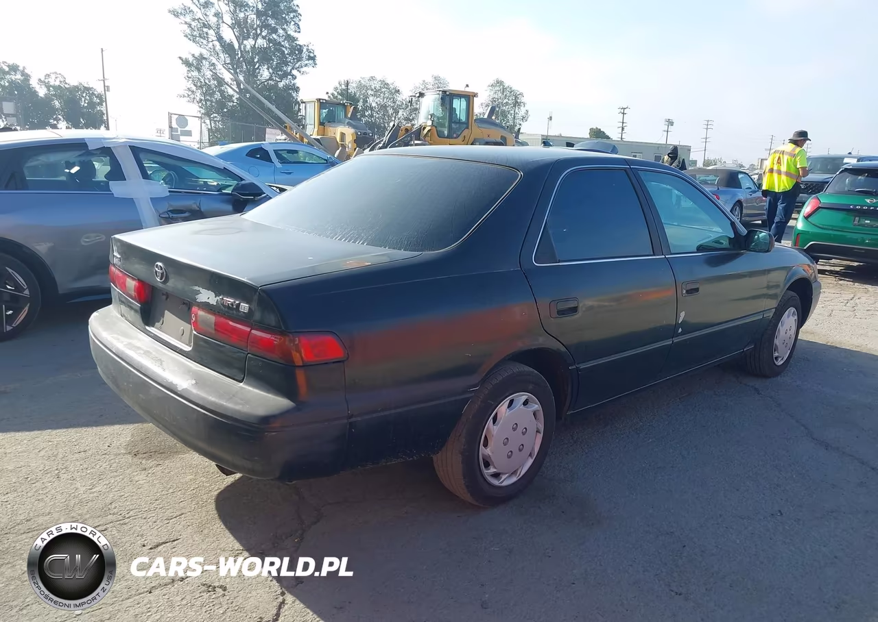 1999 Toyota Camry Le VIN:JT2BG22K5X0312414 - 4