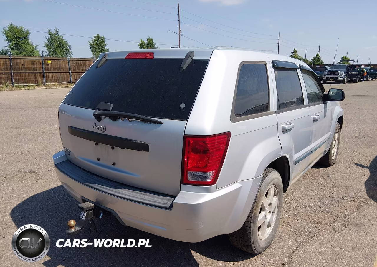 2008 Jeep Grand Cherokee Laredo VIN:1J8GS48KX8C180192 - 4