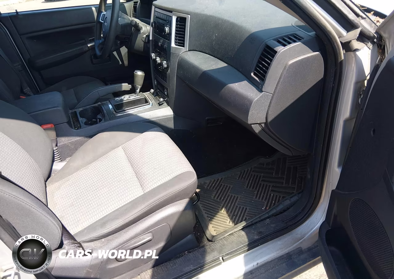 2008 Jeep Grand Cherokee Laredo VIN:1J8GS48KX8C180192 - 5