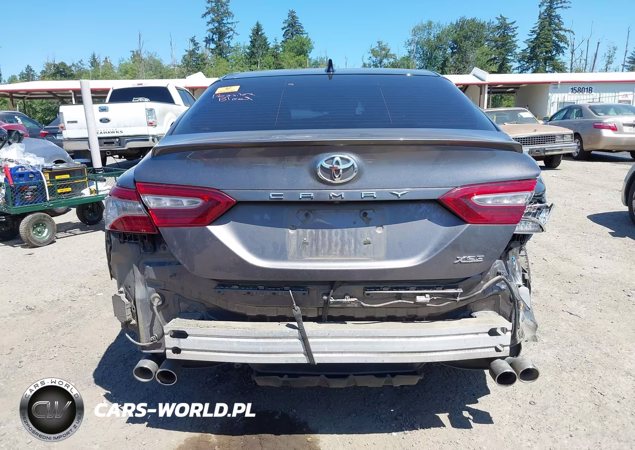 2018 Toyota Camry Xse VIN:4T1B61HK1JU124187 - 17