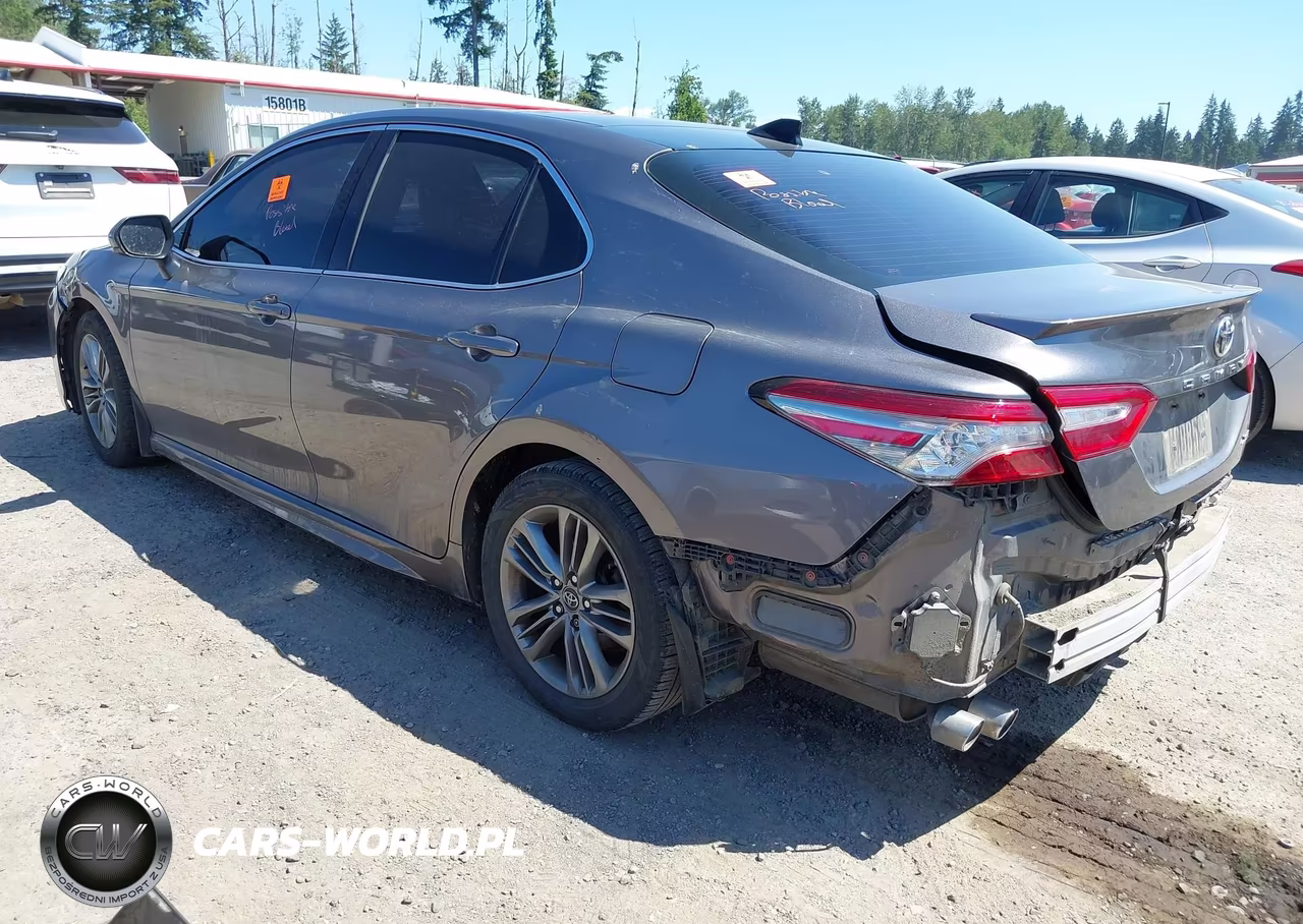 2018 Toyota Camry Xse VIN:4T1B61HK1JU124187 - 3