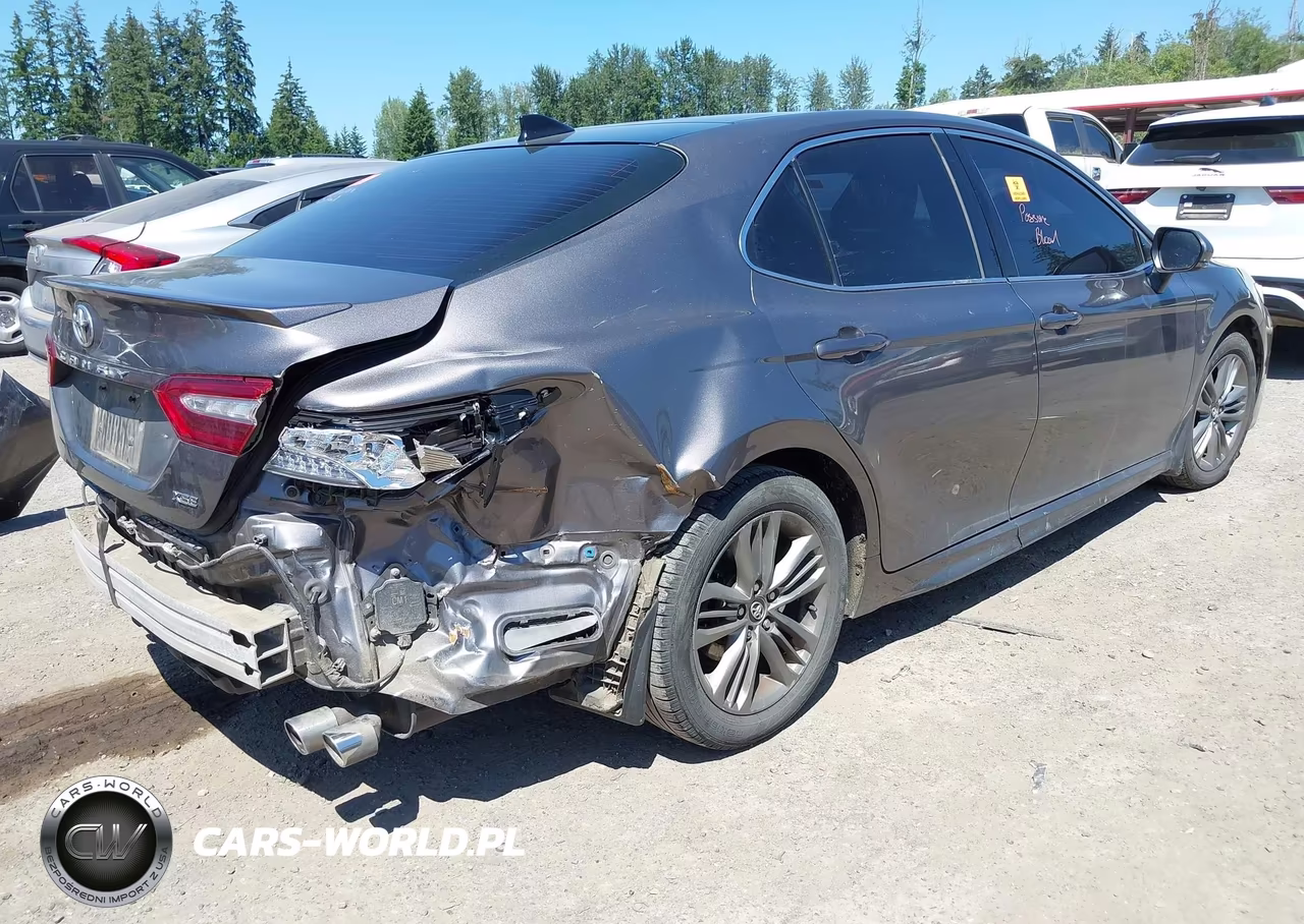 2018 Toyota Camry Xse VIN:4T1B61HK1JU124187 - 4