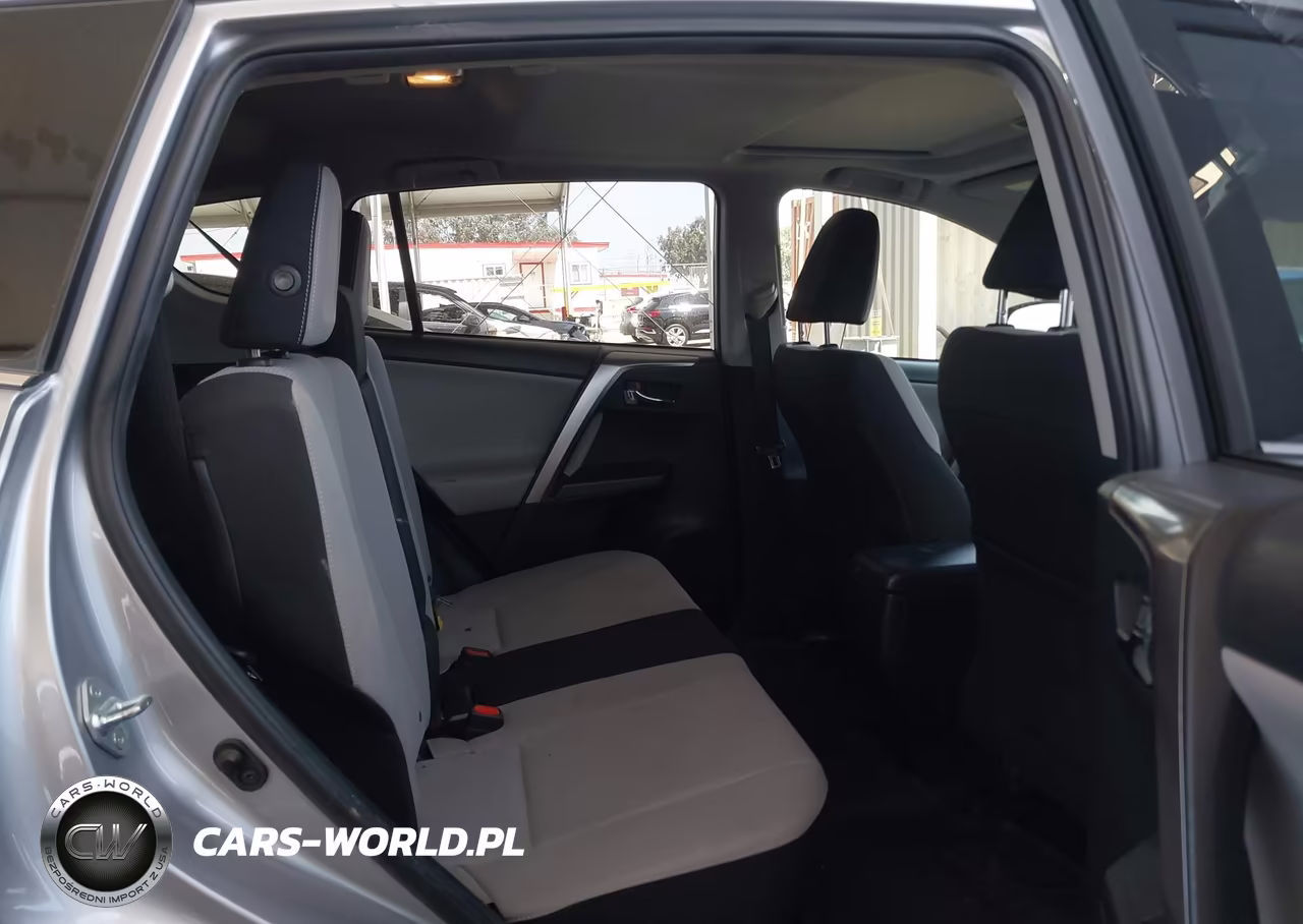 2018 Toyota Rav4 Xle VIN:JTMWFREV4JD130584 - 8