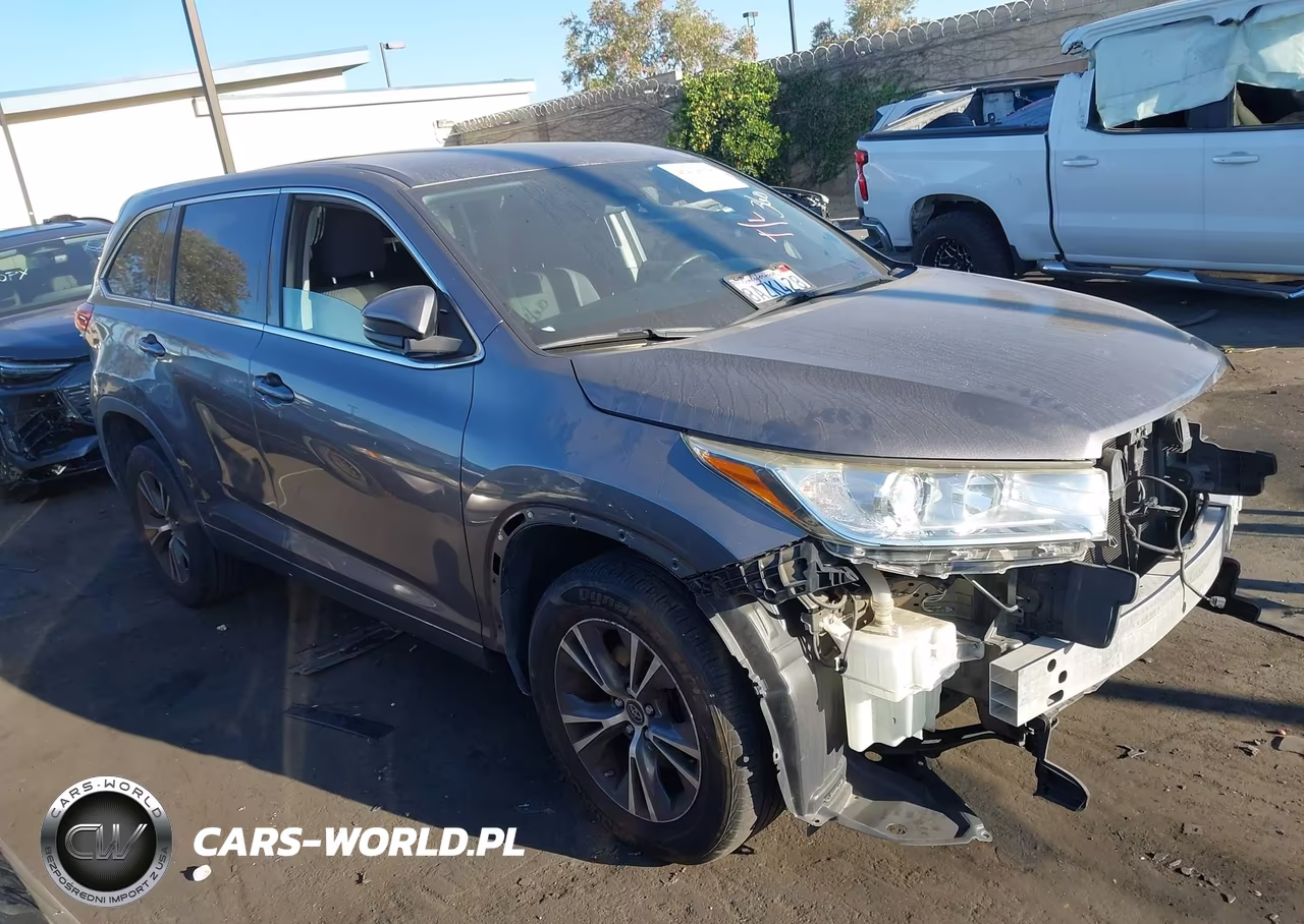 2018 Toyota Highlander Le VIN:5TDZARFHXJS034337 - 13