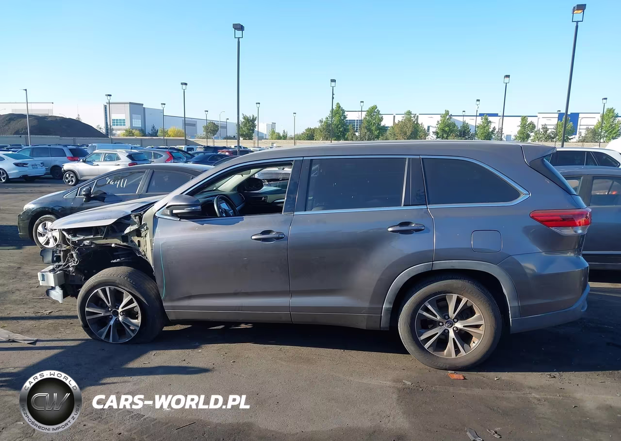 2018 Toyota Highlander Le VIN:5TDZARFHXJS034337 - 14