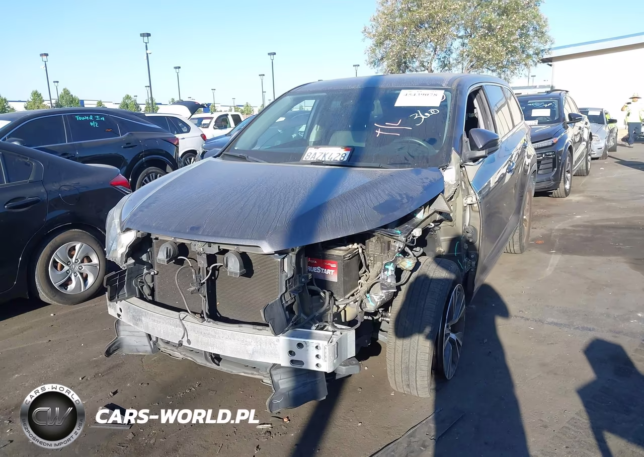 2018 Toyota Highlander Le VIN:5TDZARFHXJS034337 - 17