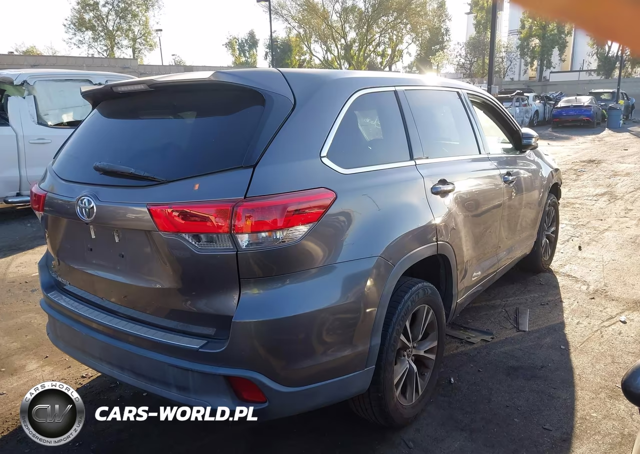 2018 Toyota Highlander Le VIN:5TDZARFHXJS034337 - 4