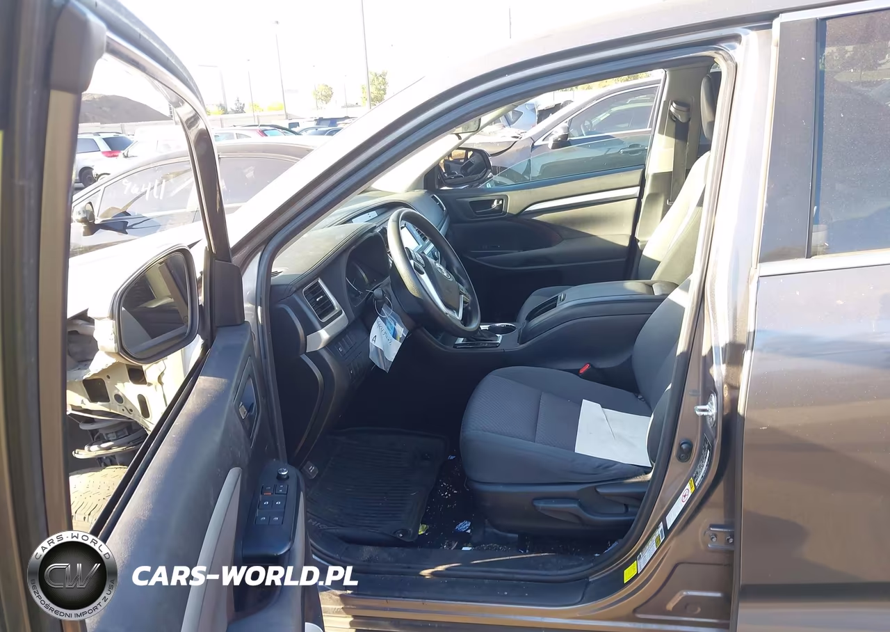 2018 Toyota Highlander Le VIN:5TDZARFHXJS034337 - 5