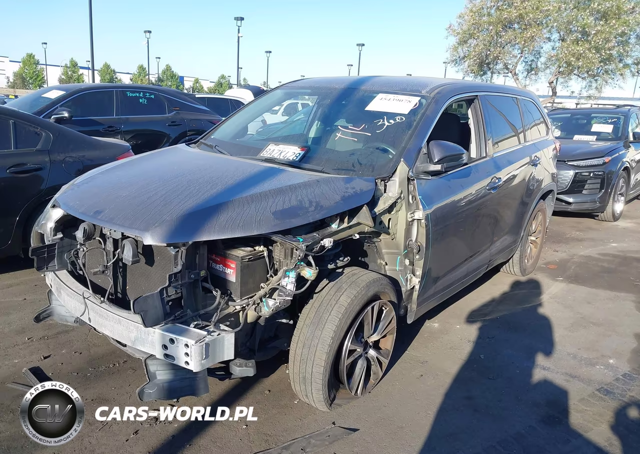 2018 Toyota Highlander Le VIN:5TDZARFHXJS034337 - 6