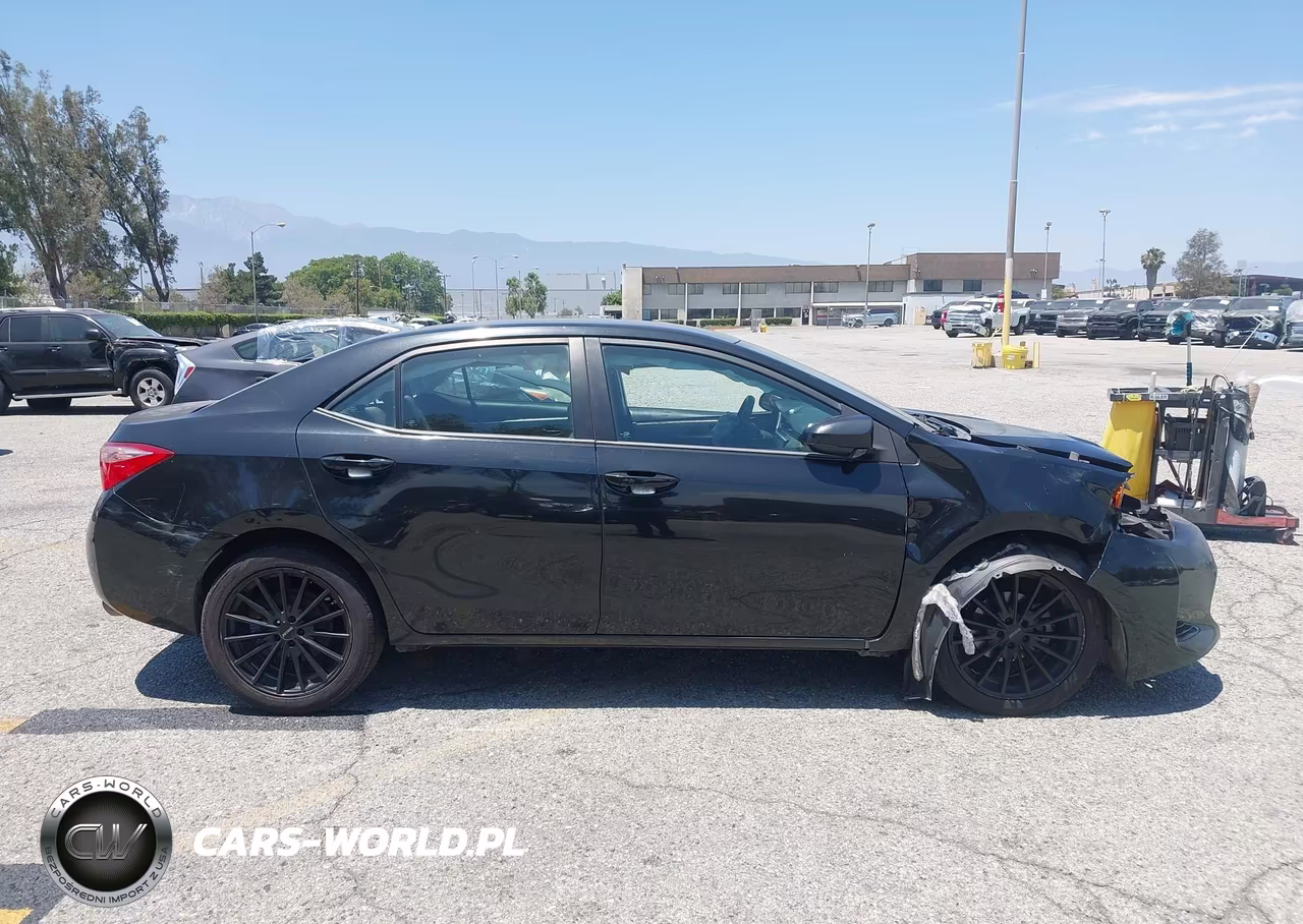 2017 Toyota Corolla Le VIN:5YFBURHE7HP718826 - 13